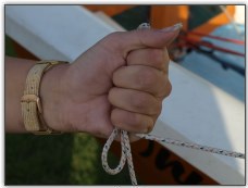 Photo 21, Never wrap the halyard rope around your hand